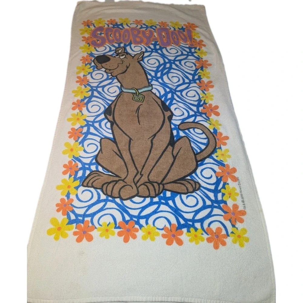 Vintage Y2K 2000 Scooby Doo Beach Bath Towel  Groovy Flowers 60